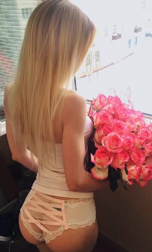 Mersin Ukranyalı Escort Victorya, siyah saçlı  eskort bayan, Mersin escort, mersin otele gelen escort