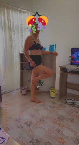 Alev-alev oral yapan Adile