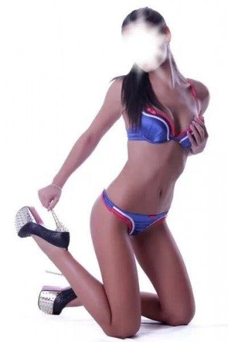 Ateşli eve gelen hanım Aylin