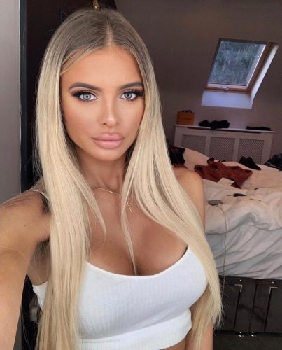 Baştan çıkaran beyaz tenli escort Rezzan