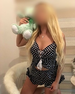 Baştan çıkaran buğday tenli kadın Gülfidan