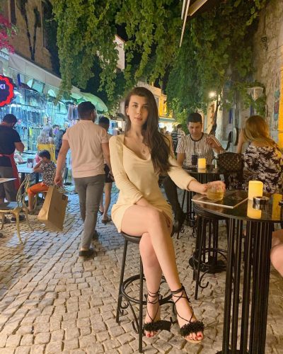siyah saçlı Mersin eskort, siyah saçlı bayan, photoshopsuz escort, orjіnаl photoshopsuz, iri kalçalı bayan, iri kalçalı escort, erdemli eve gelen escort bayan