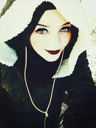 Benzersiz kumral hatun Ayben