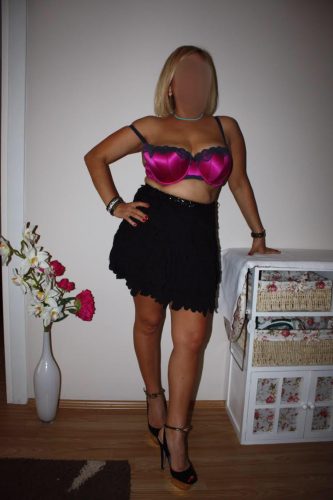 Cazibeli beyaz tenli escort Rebia