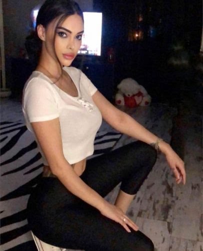 Cıvıl-cıvıl fetişe açık kız Ceyla