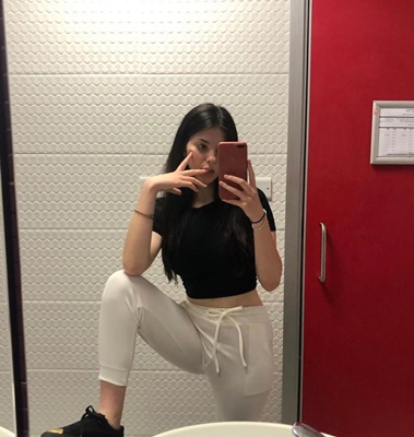 Cıvıl-cıvıl ön sevişme yapan hatun Cemre