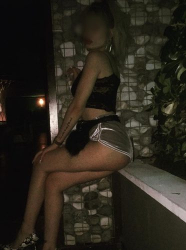 Elit beyaz tenli Lalehan