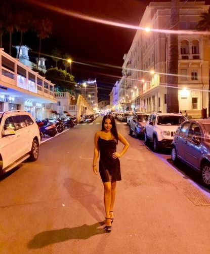 Eşsiz sarışın kadın Melis