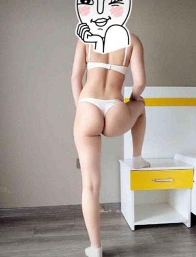 Etkileyici sakso çeken eskort Cennet