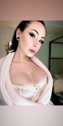Güzel evinde buluşan hatun Elif