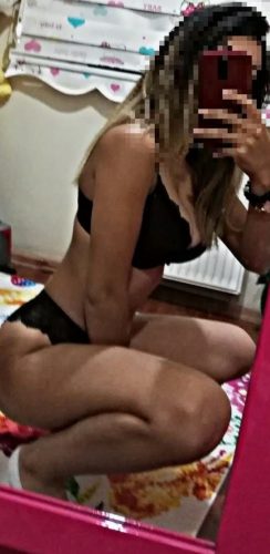 Kıvrak masaj yapan kadın Mücella