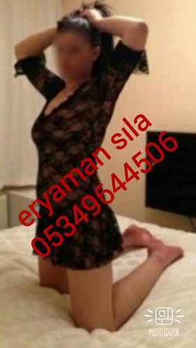 Kıvrak öpüşmeyi seven hatun Idil