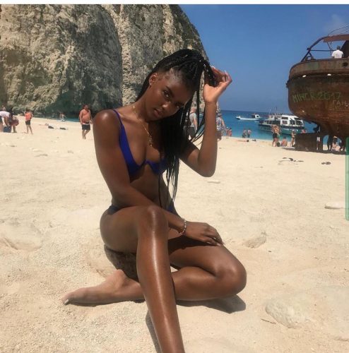esmer bayan, kayaşehir olgun, kayaşehir olgun bayan, kayaşehir olgun escort, taksim otele gelen escort, fattıh kendi evinde buluşan bayan