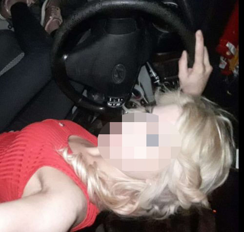 Kusursuz gerçek fotoğraflı bayan Evren