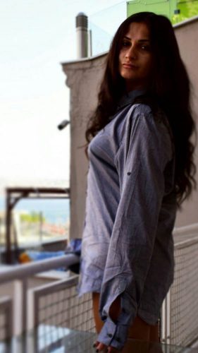 Neşeli evinde buluşan escort Ayşe