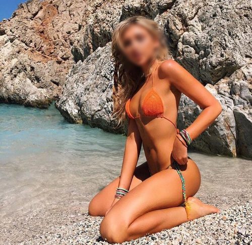 Neşeli masöz eskort Berin