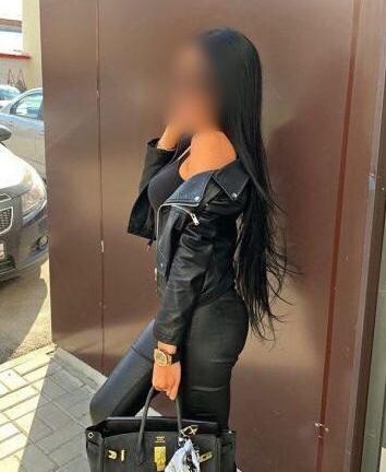 Samimi ön sevişme yapan hanım Bestegül