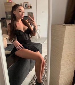 Seksi dans yapan kız Ilkyaz
