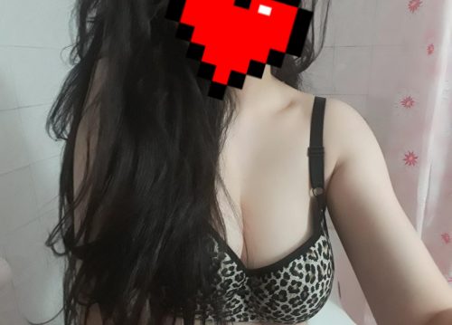 Şımarık otelde buluşan Esra